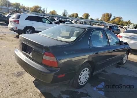 1994 Honda Accord Lx из США, поврежденный, VIN 1HGCD5638RA000515